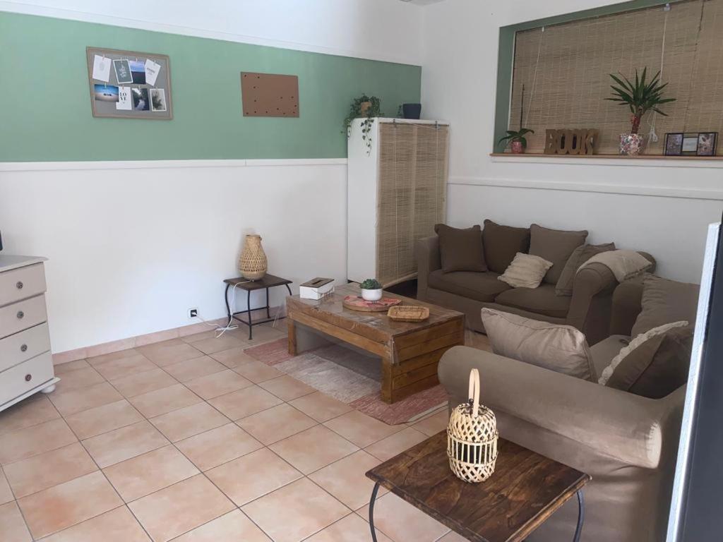 Appartement Velleron-4 Personnes Exterior photo