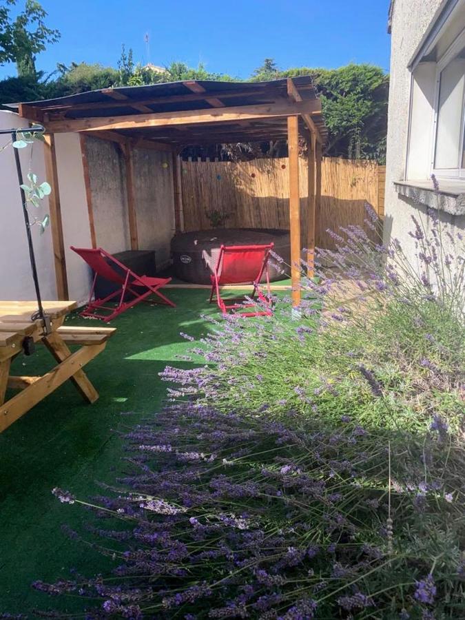 Appartement Velleron-4 Personnes Exterior photo